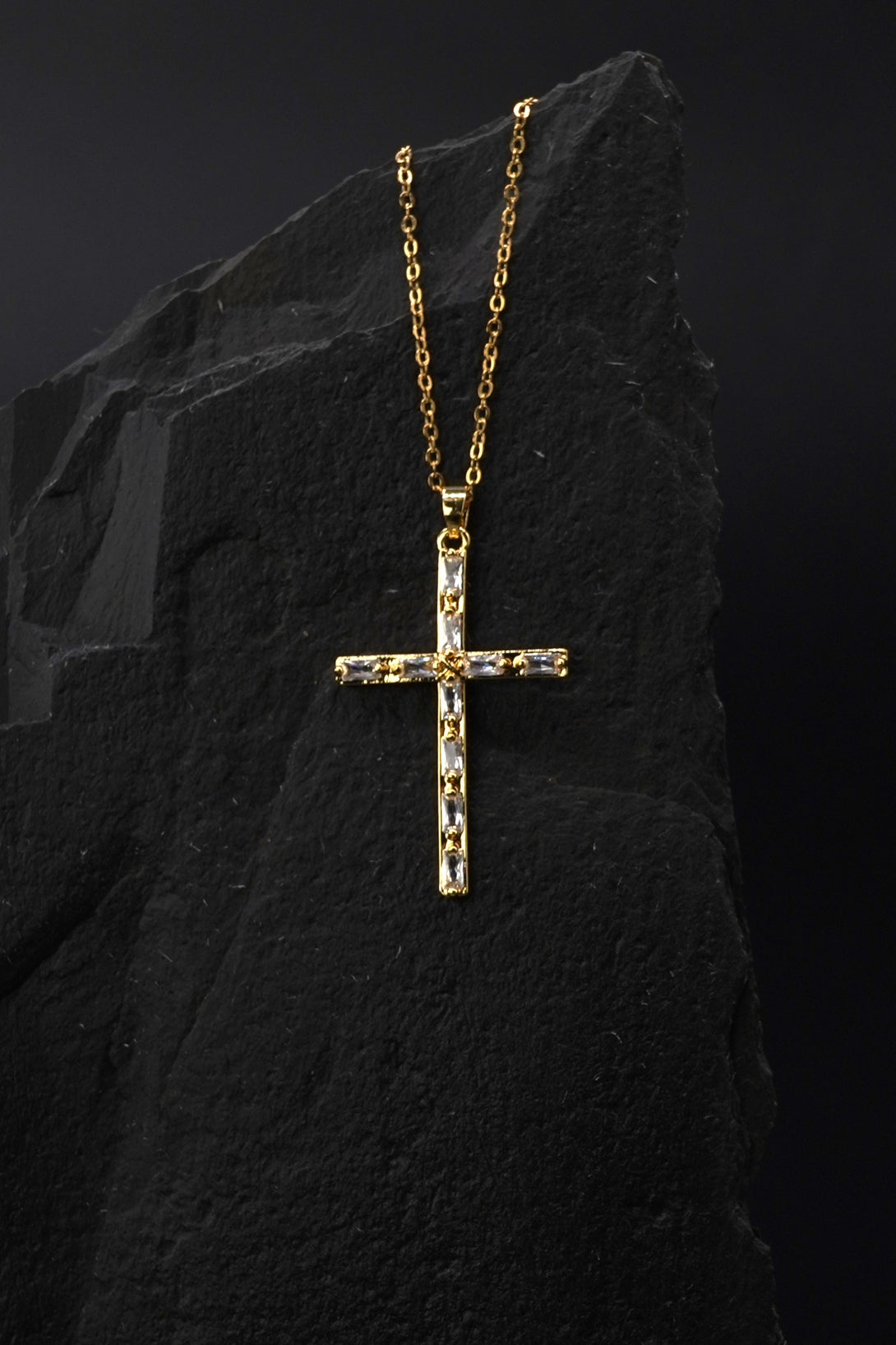 Kors halsband - GULD - ModernSweden 